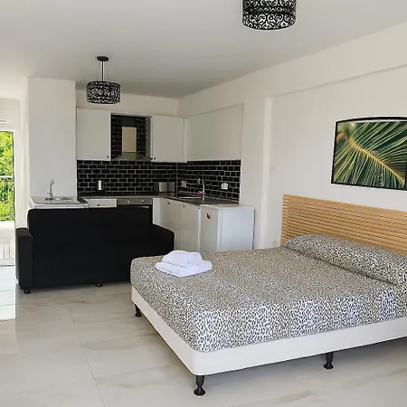 Paphos Harbour Modern Apartments